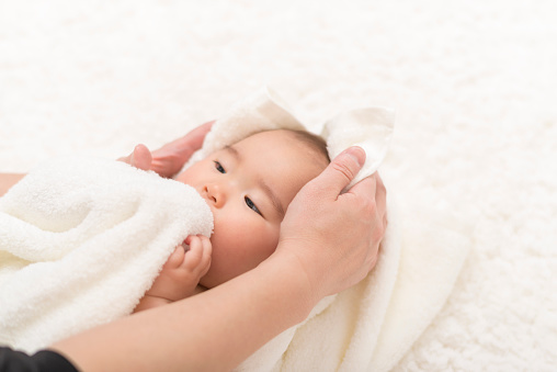 【新生兒照護】幫寶寶按摩的好處
